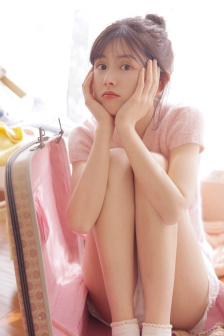 秘书穿开档情趣内衣上班